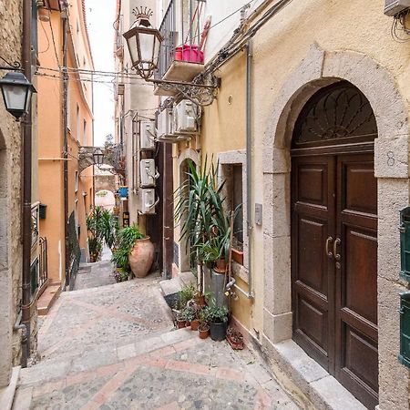Elegant Apartment In Taormina Buitenkant foto