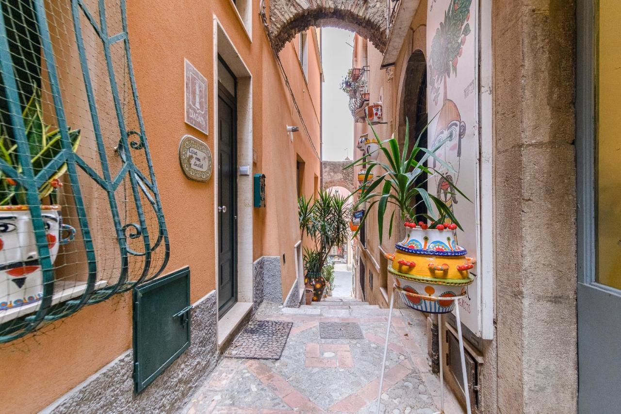 Elegant Apartment In Taormina Buitenkant foto